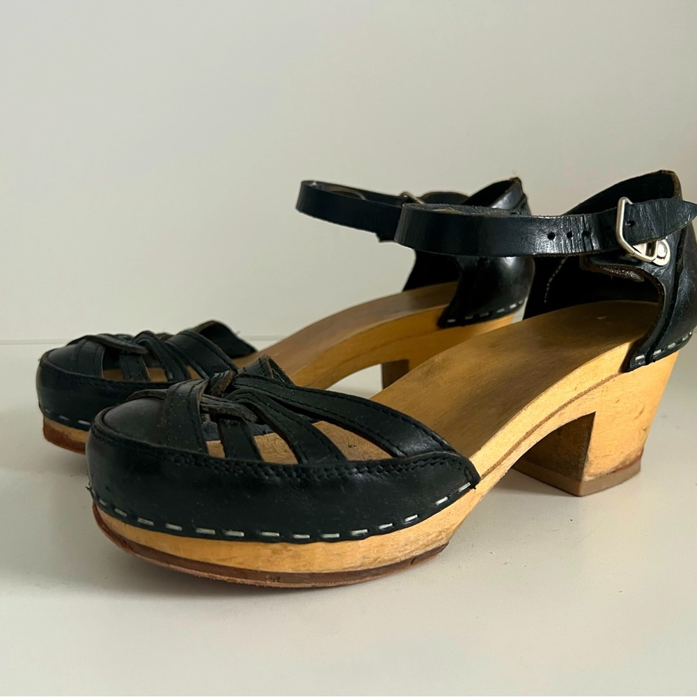 Swedish hasbeens black sandal 6/36